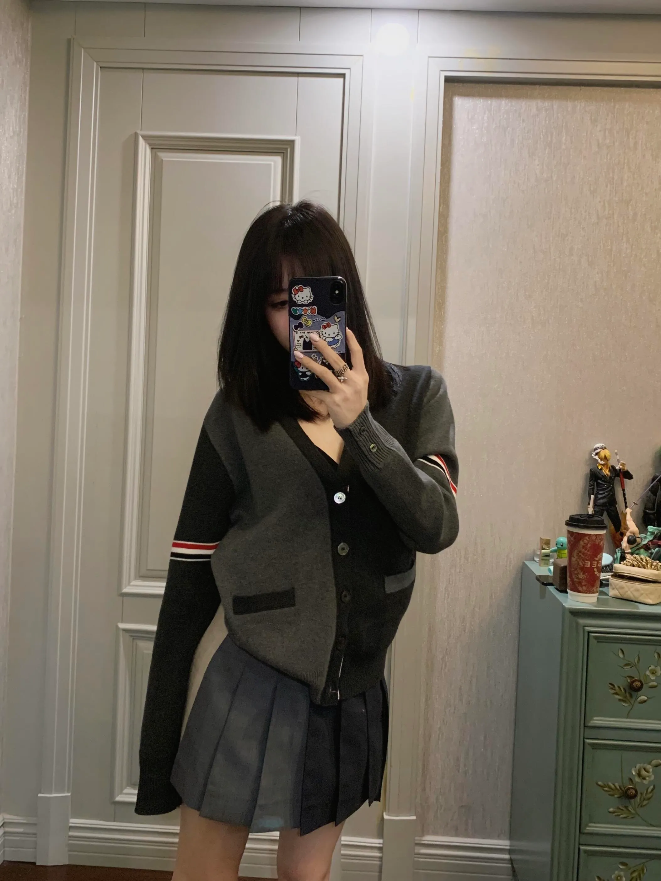 🔘『 』 🔘 𝐓𝐡𝐨𝐦 𝐁𝐫𝐨𝐰𝐧𝐞 * *